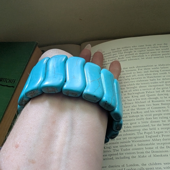 Turquoise Large Stretch Bracelet - Picture 3 of 8